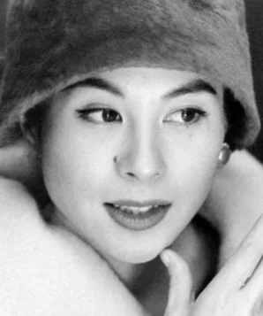 Ёсико Куга фото