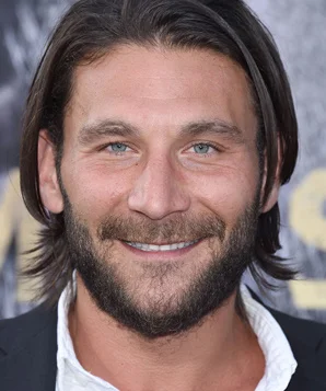 Зак Макгоуэн фото