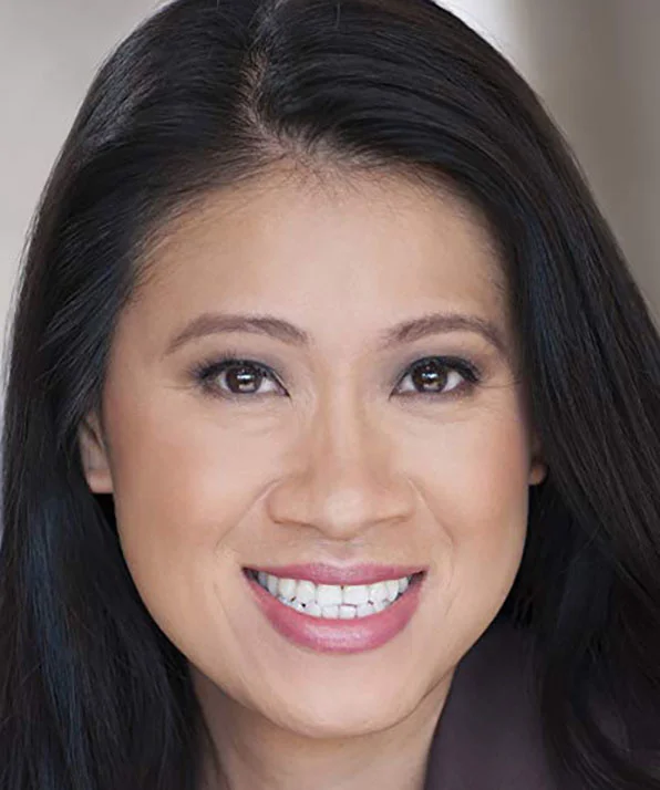 Жюни Хоан фото