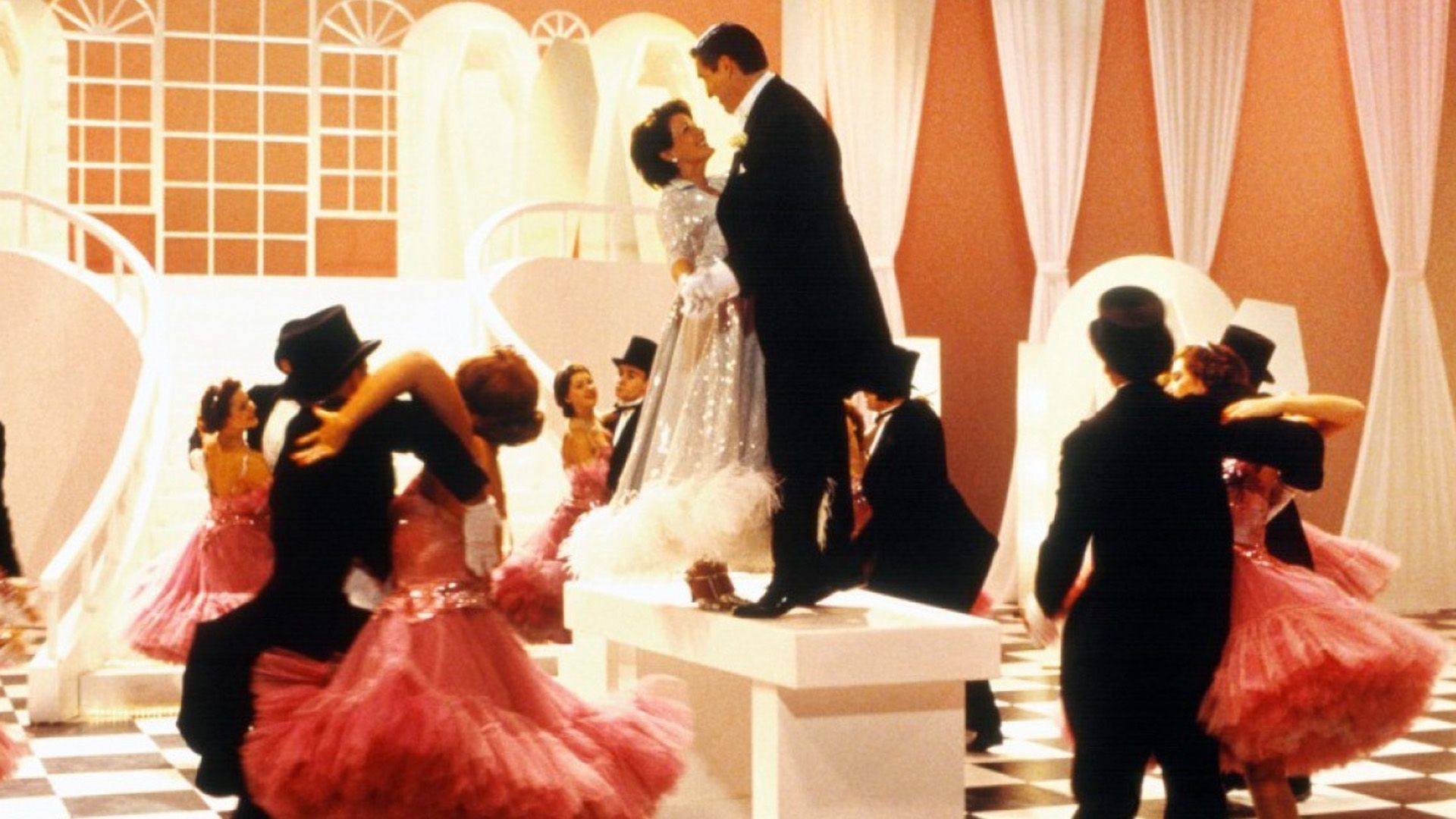 Четверо похорон и одна свадьба