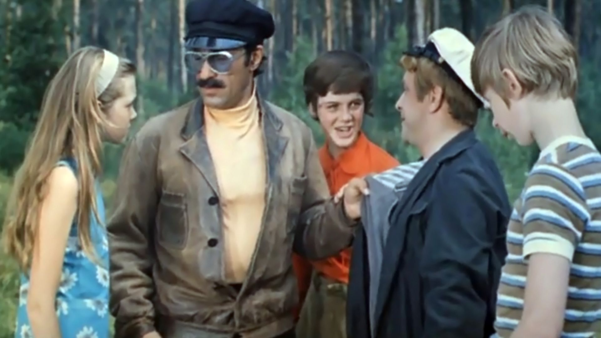 Автомобиль, скрипка и собака Клякса