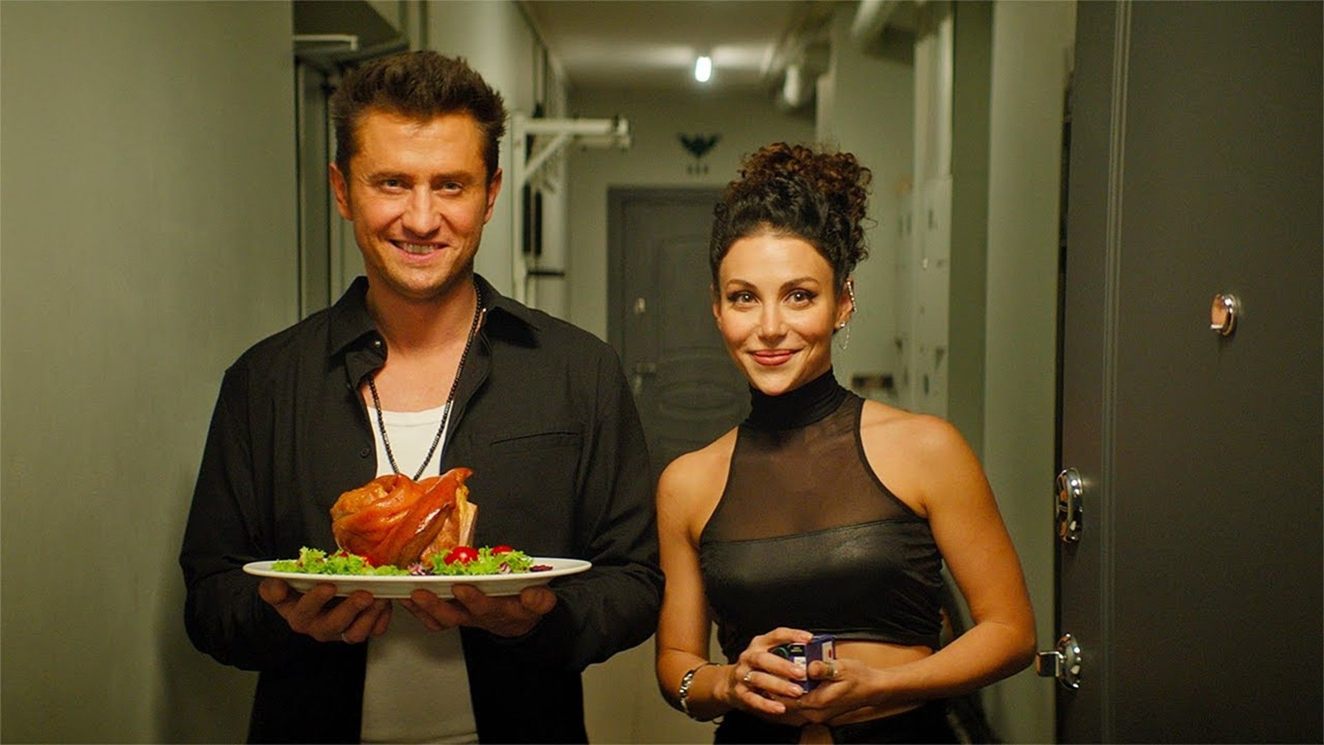 Неприличные гости