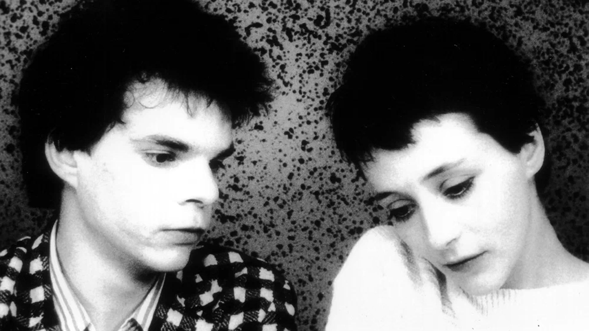 Парень встречает девушку