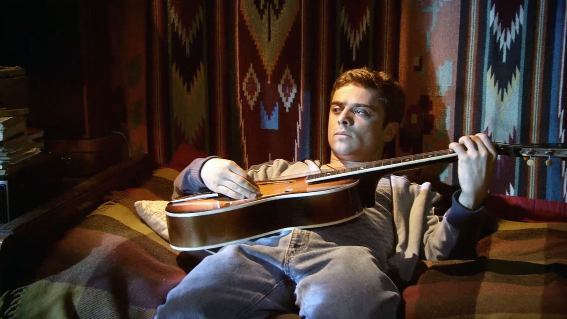 Обучаю игре на гитаре. 1-я серия