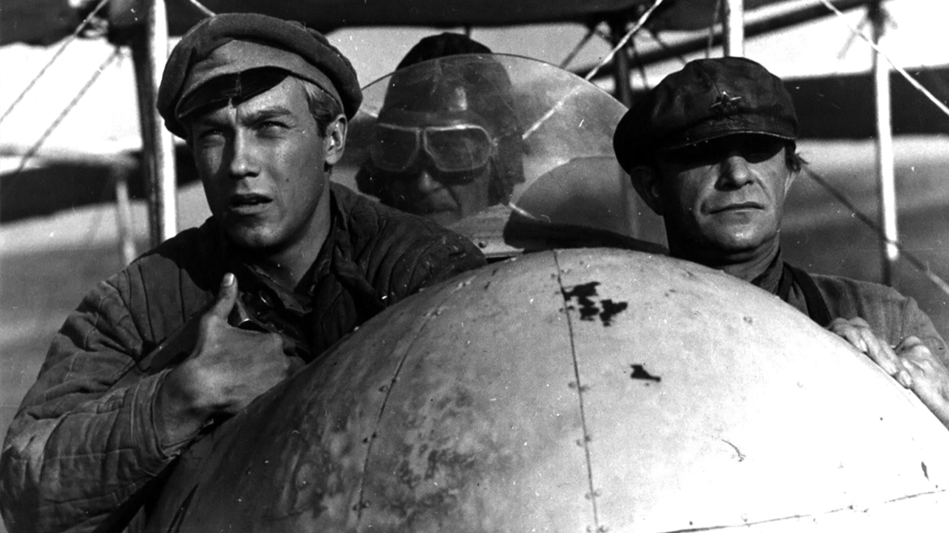 Служили два товарища