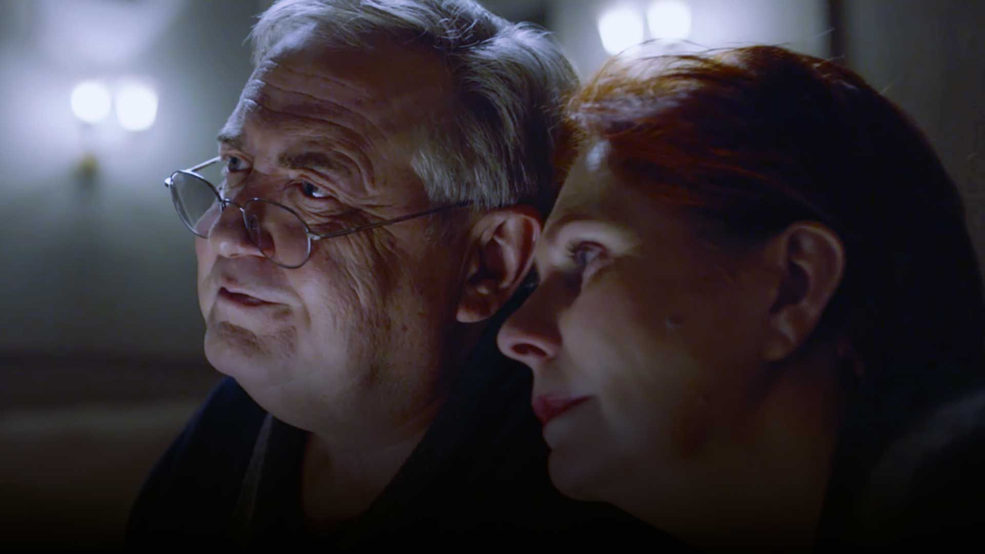 За кулисами