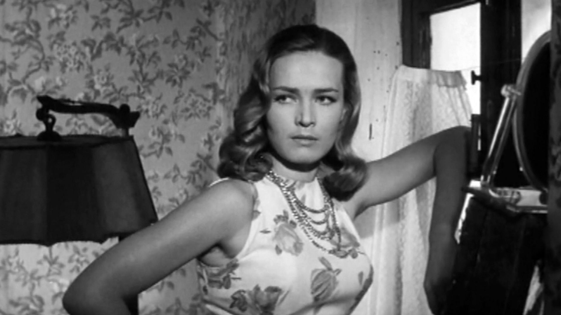 Два билета на дневной сеанс