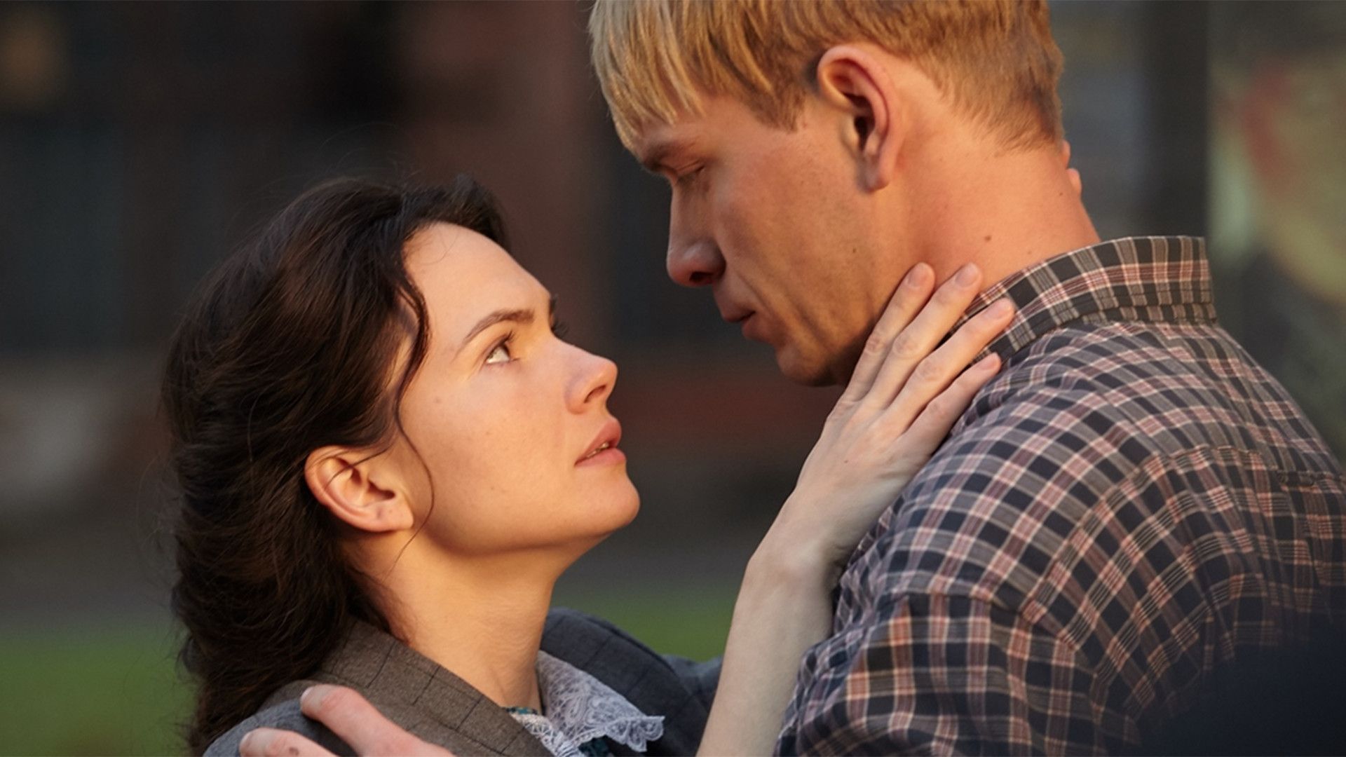 Чужая жизнь. 8-я серия