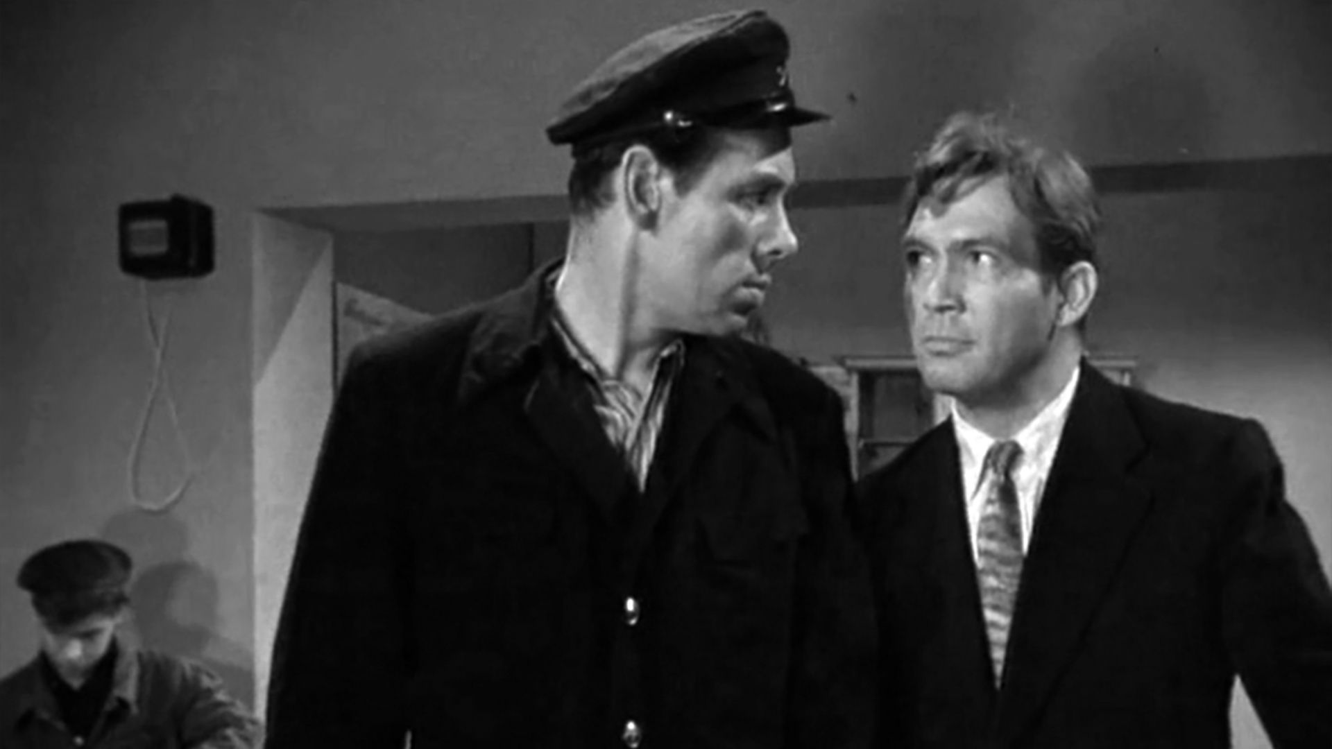 Водил поезда машинист