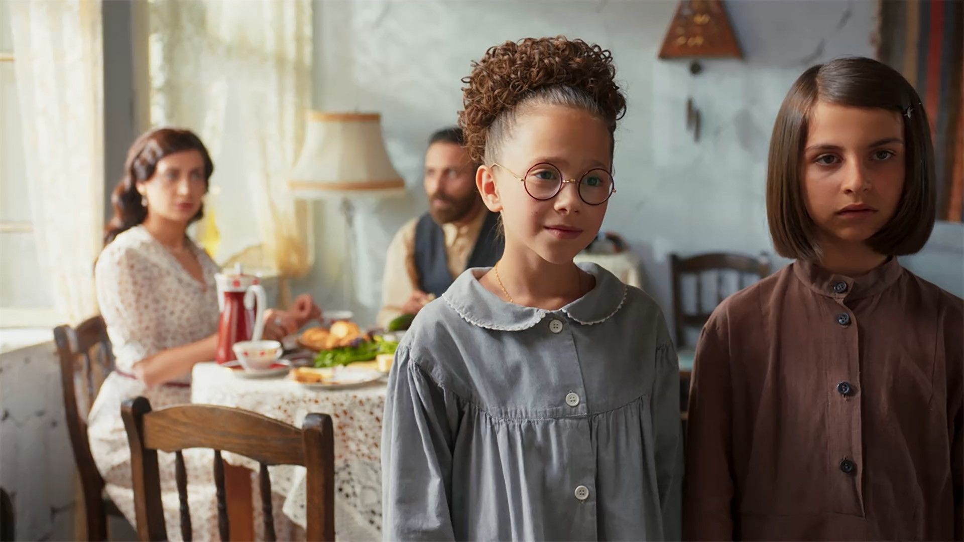 Манюня. Детство Ба