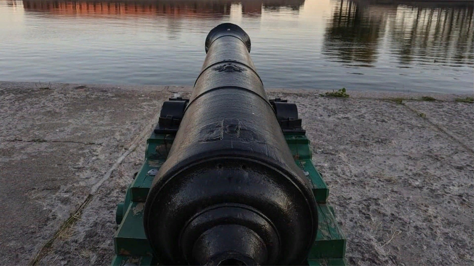 Опасный фарватер. 1-я серия